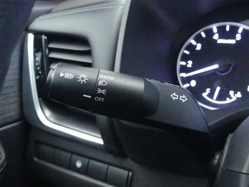 Used 2021 Nissan Rogue SV image 17