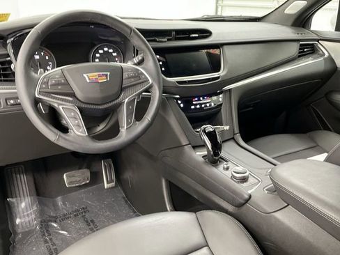 Certified 2025 Cadillac XT5 Sportv w/ Technology Package image 21