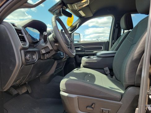 Used 2026 RAM 2500 Big Horn AWD/4WD image 7