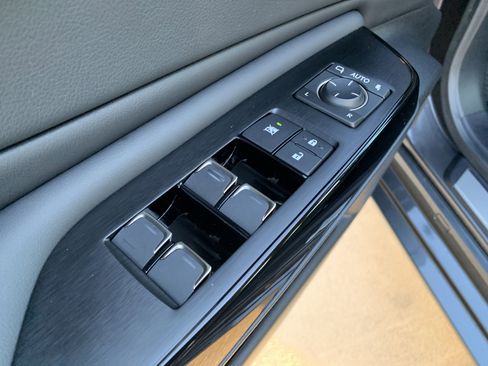 Used 2025 Lexus ES 350 w/ Premium Package image 15