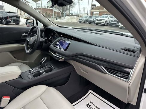 Certified 2023 Cadillac XT4 Premium Luxury w/ Cold Weather Package image 22