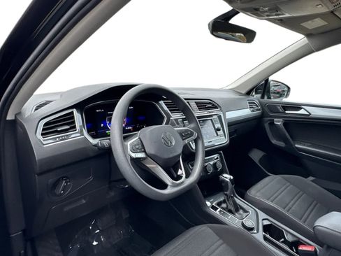 Used 2023 Volkswagen Tiguan S image 2
