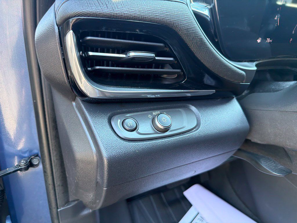 Used 2025 Buick Envista Sport Touring w/ Convenience I Package FWD image 18