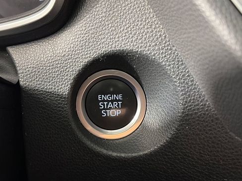 Used 2023 Toyota Corolla Cross XLE w/ Convenience Package image 23