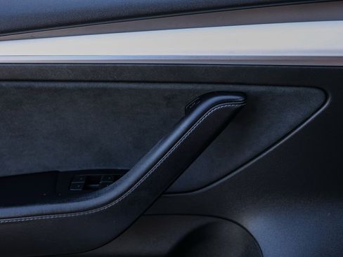 Used 2022 Tesla Model 3 Performance image 23