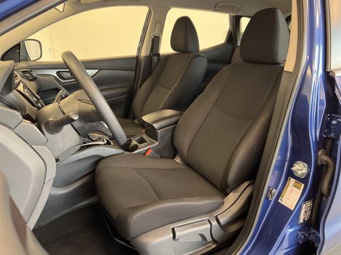 Used 2022 Nissan Rogue Sport S image 28