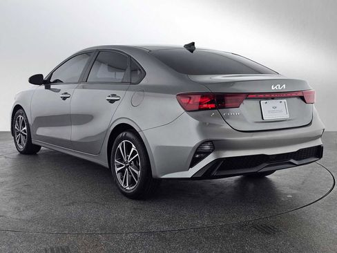 Used 2022 Kia Forte LXS FWD image 5
