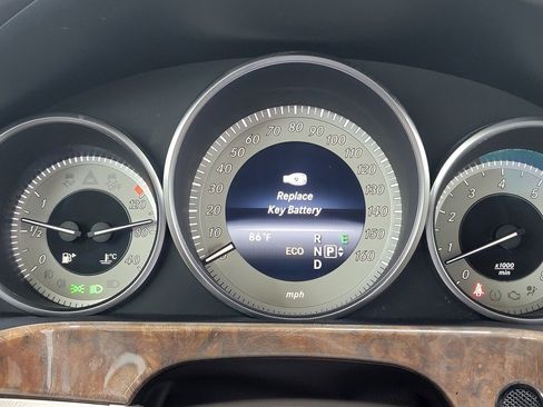 Used 2014 Mercedes-Benz E 350 Sedan image 22