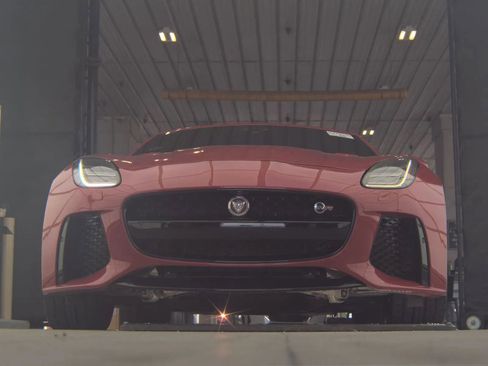 Used 2020 Jaguar F-TYPE SVR AWD/4WD image 4