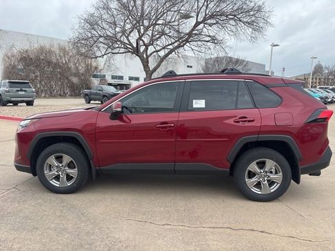 Used 2025 Toyota RAV4 XLE w/ Convenience Package image 8