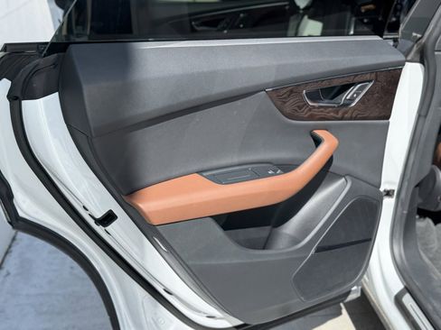 Used 2019 Audi Q8 Premium Plus AWD/4WD image 20