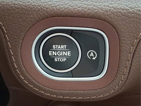 Used 2024 Mercedes-Benz GLE 350 4MATIC image 30