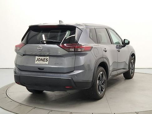 Used 2024 Nissan Rogue SV image 6