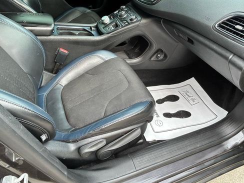 Used 2016 Chrysler 200 S AWD/4WD image 12