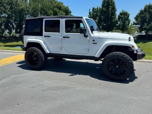 Used 2016 Jeep Wrangler Unlimited Sahara AWD/4WD image 24