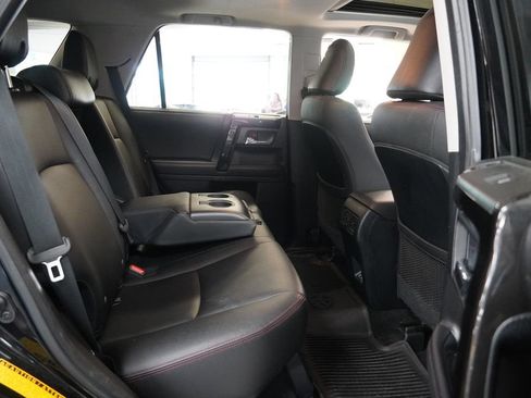Used 2020 Toyota 4Runner TRD Off-Road Premium w/ Moonroof Package AWD/4WD image 31