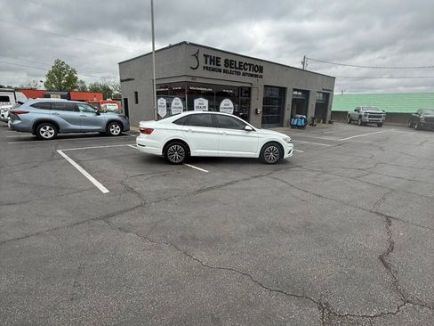 Used 2019 Volkswagen Jetta SE FWD image 18