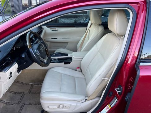 Used 2013 Lexus ES 350 350 w/ Luxury Pkg image 13