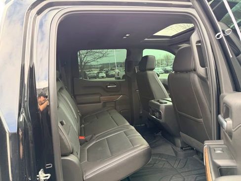 Used 2019 Chevrolet Silverado 1500 High Country w/ Technology Package image 8