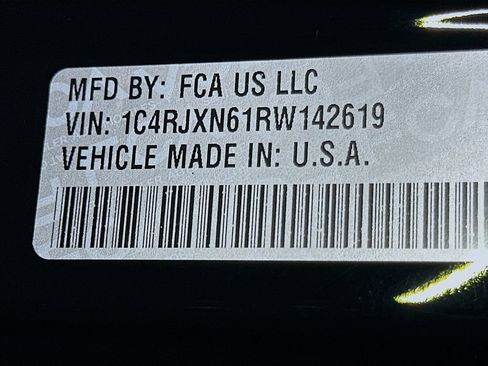 Certified 2024 Jeep Wrangler Unlimited w/ Convenience Group AWD/4WD image 21
