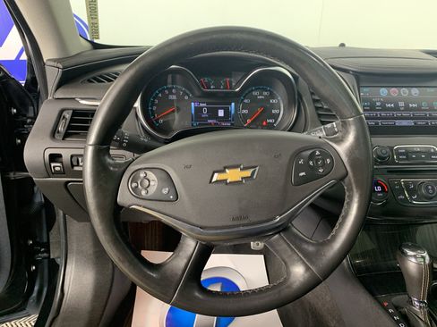 Used 2018 Chevrolet Impala Premier FWD image 21