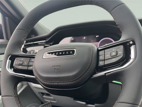 Used 2025 Jeep Wagoneer S Limited image 15