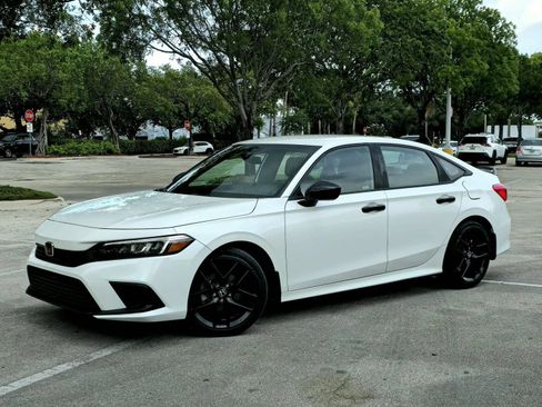 Used 2022 Honda Civic Sport image 3