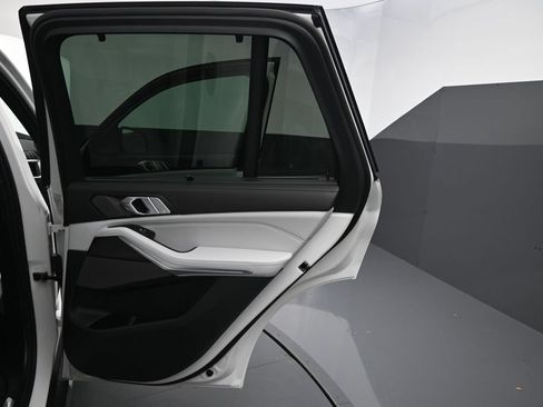 New 2026 BMW X5 sDrive40i w/ Climate Comfort Package RWD image 28