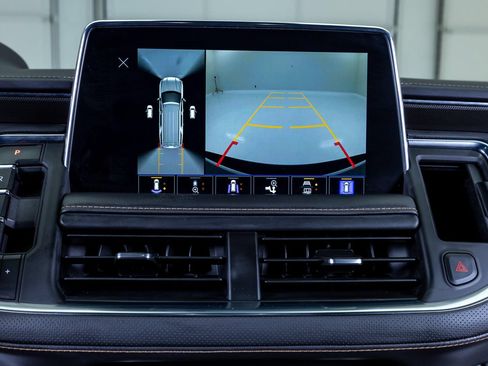 Used 2023 GMC Yukon XL AT4 AWD/4WD image 16