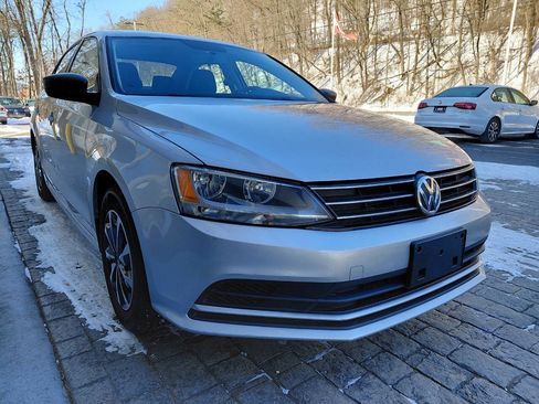 Used 2015 Volkswagen Jetta S image 5
