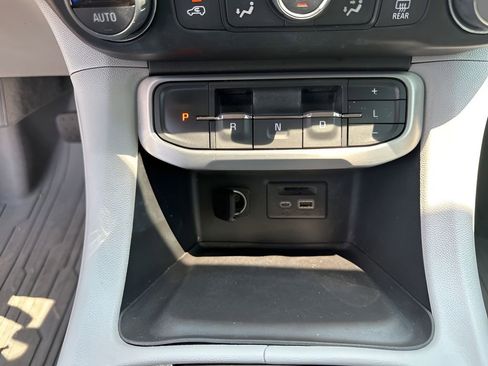 Used 2023 GMC Acadia SLT w/ Preferred Package image 39