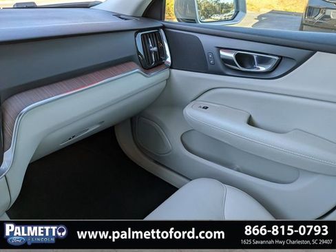 Used 2020 Volvo S60 T5 Momentum w/ Protection Package image 15