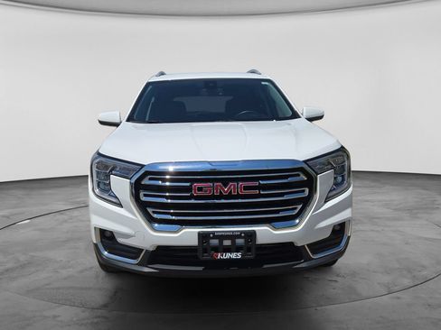 Used 2024 GMC Terrain SLT AWD/4WD image 4