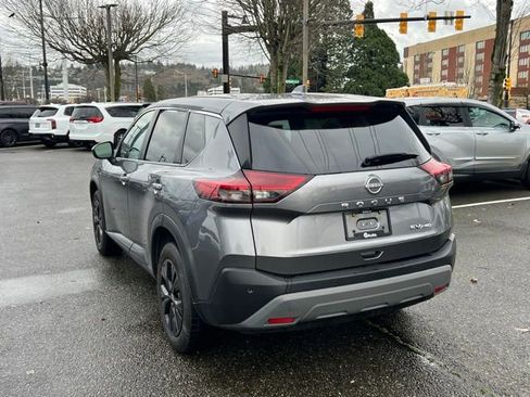 Used 2023 Nissan Rogue SV image 8