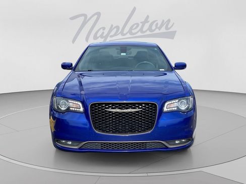 Used 2020 Chrysler 300 S w/ 300S Premium Group 2 RWD image 2