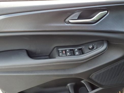 New 2025 Jeep Grand Cherokee L Laredo image 10