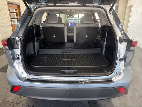 Certified 2024 Toyota Highlander XLE image 10
