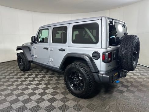 Used 2024 Jeep Wrangler Unlimited image 5