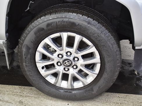 Used 2024 Toyota Tacoma Limited w/ Limited Package (LT) image 66