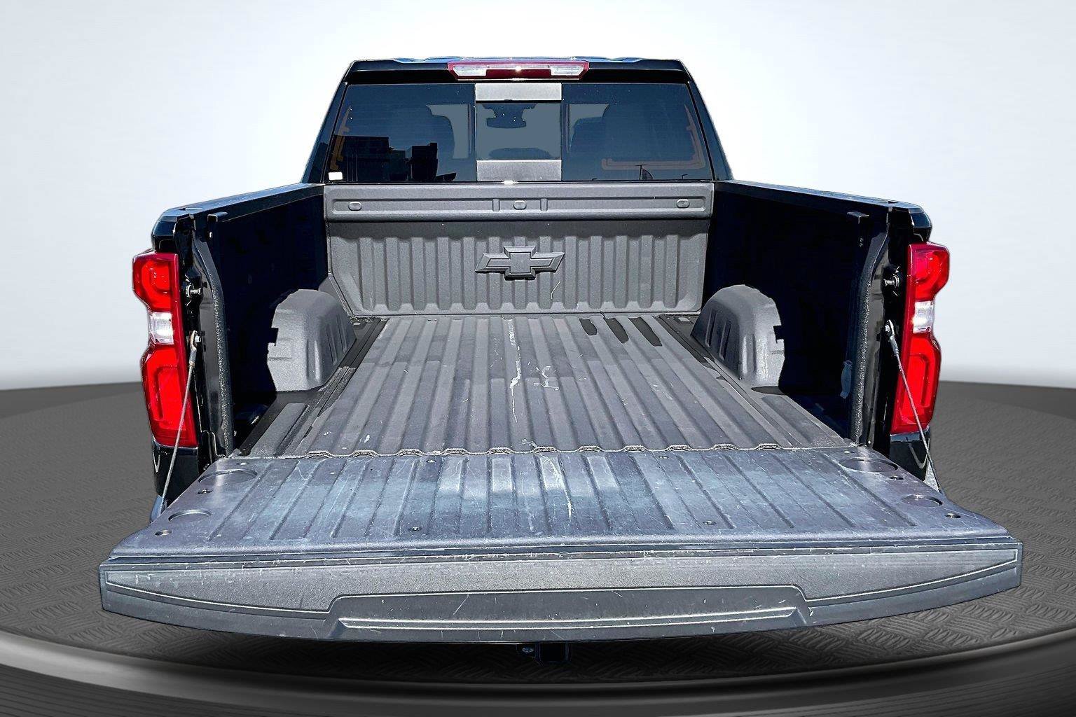 Used 2024 Chevrolet Silverado 1500 RST w/ Convenience Package II AWD/4WD image 5