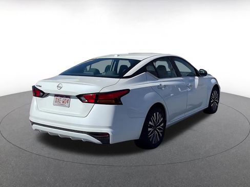 Used 2025 Nissan Altima 2.5 SV image 14