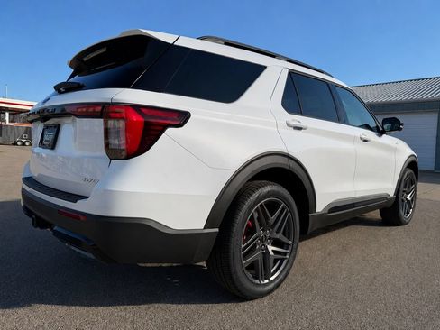 New 2026 Ford Explorer ST-Line w/ ST-Line Street Pack AWD/4WD image 5