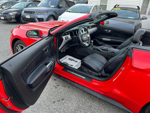 Used 2016 Ford Mustang Premium image 14