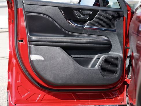 Used 2022 Lincoln Corsair Reserve w/ Elements Package image 16