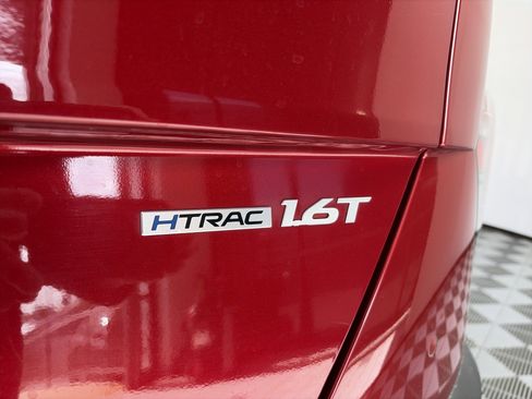 Used 2024 Hyundai Kona Limited AWD/4WD image 17