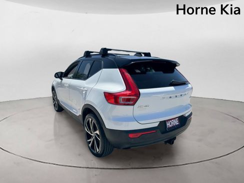 Used 2022 Volvo XC40 T5 R-Design w/ Advanced Package image 5