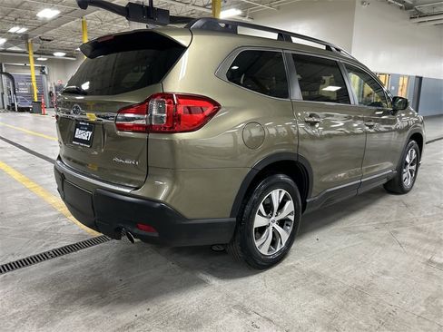 Certified 2022 Subaru Ascent Premium w/ Convenience Package image 8