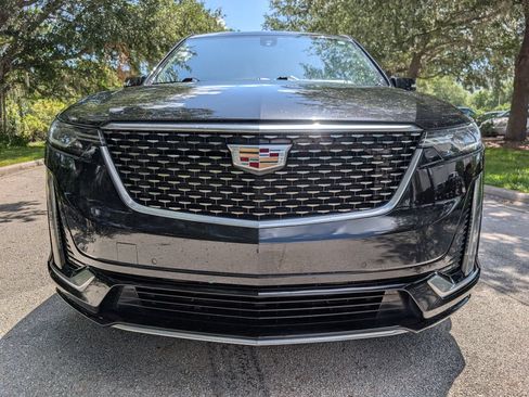 Used 2021 Cadillac XT6 Luxury FWD image 2