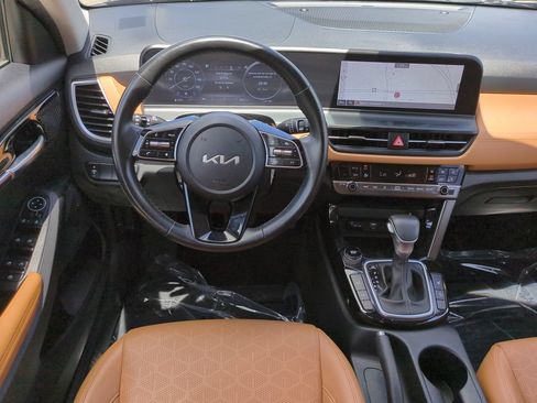 Certified 2024 Kia Seltos EX FWD image 16