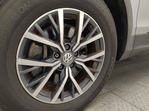 Used 2019 Volkswagen Tiguan SE image 31